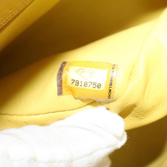 CHANEL Hand Bag Patent leather Yellow CC Auth bs5046 - Picture 12 of 16